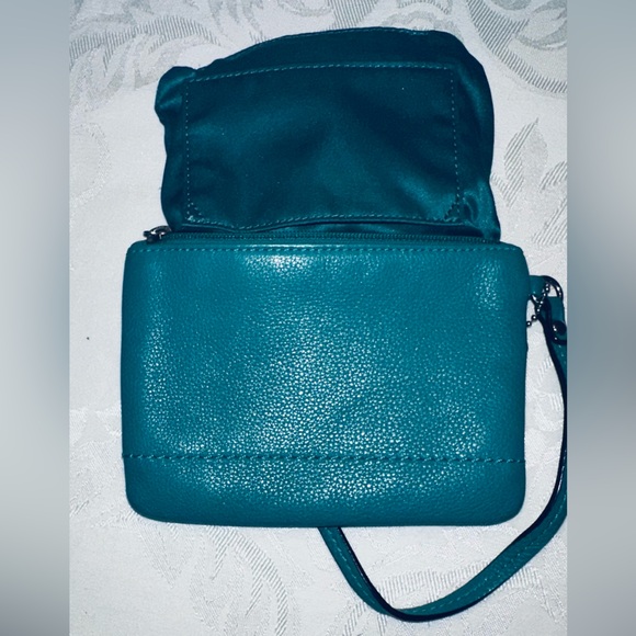Coach Leather Wristlet in Teal and Navy - EUC - Picture 6 of 6